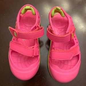 Stride Rite Made to Play Size 9 sandals